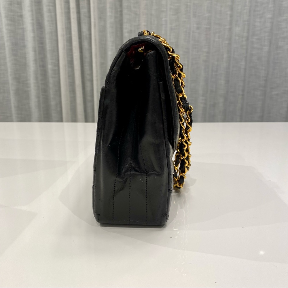 ❌SOLD❌Vintage Chanel Chevron Flap (firm price) - Picture 3 of 10